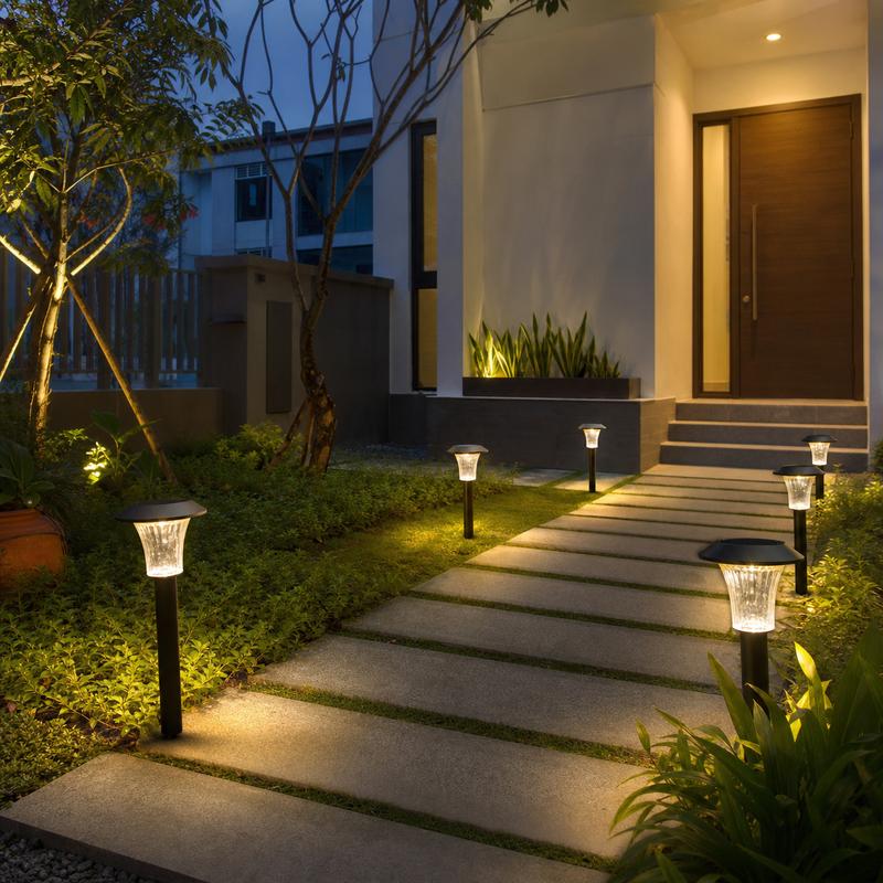 Đèn sân vườn năng lượng mặt trời chiếu sáng lối đi sân vườn